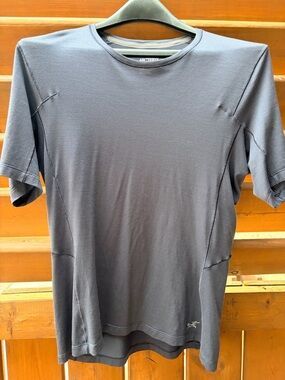 NWT Arc'teryx Short Sleeve Crew Tee - Charcoal blue